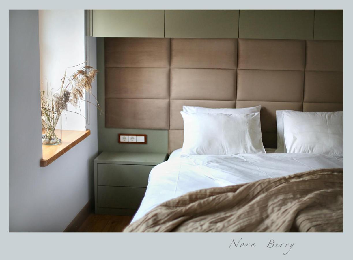 Apartment Nora Berry Nida